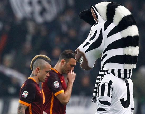 英超曼城与利物浦积分榜争夺白热化（曼城与利物浦英超榜首之争进入白热期）