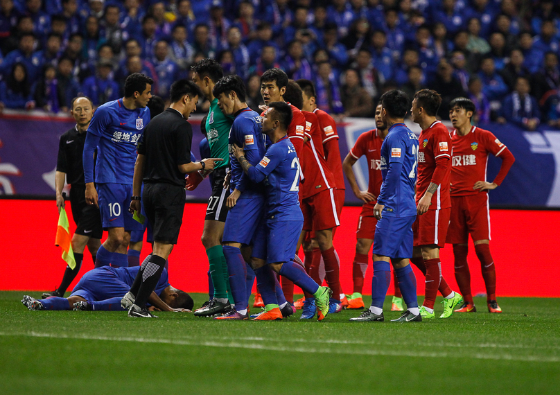 篮球湖人球员场上表现赢得媒体好评