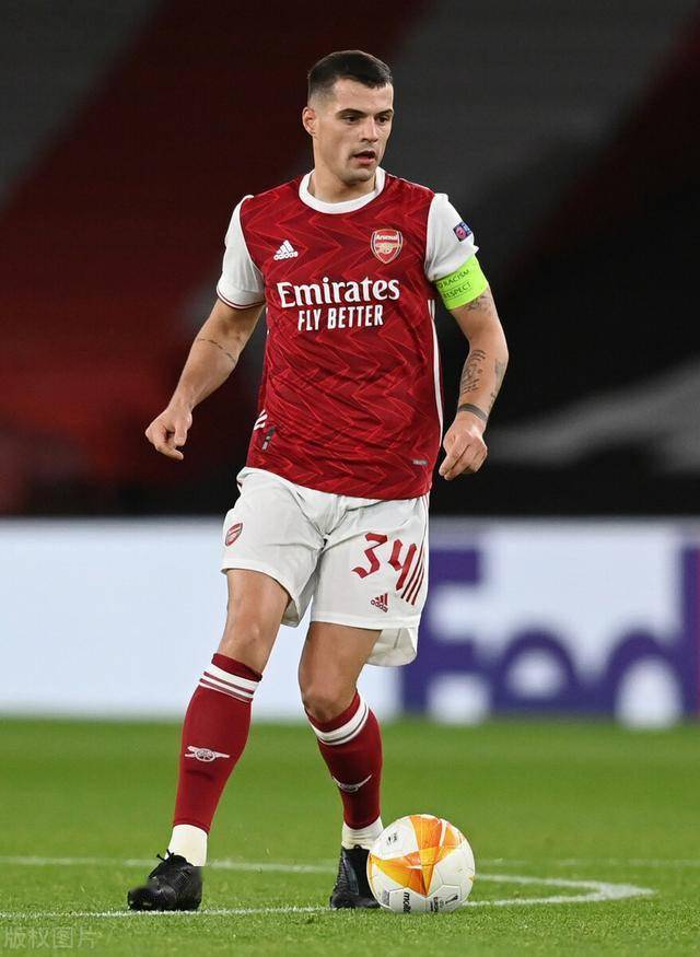 罗马诺：拜仁将与凯恩谈续约，现阶段谈论转会巴萨还为时过早（罗马诺：拜仁计划与凯恩商谈续约，目前讨论转会巴萨仍为时尚早）